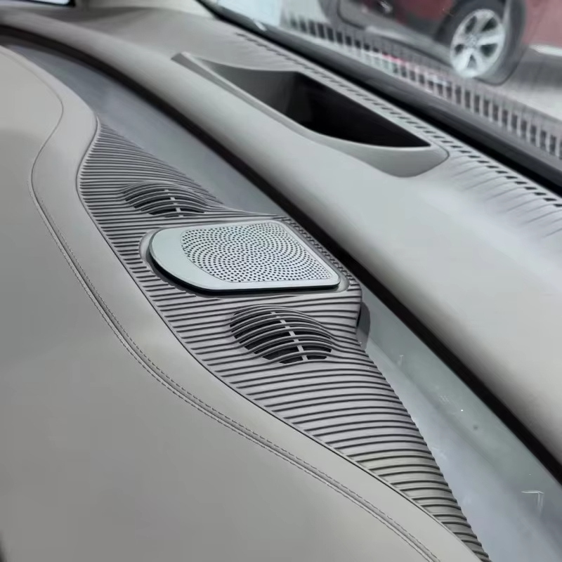 新しく改良された電動リフトアンビエントライトスピーカー、D9 - D.A.D Car Accessories のレビューと価格